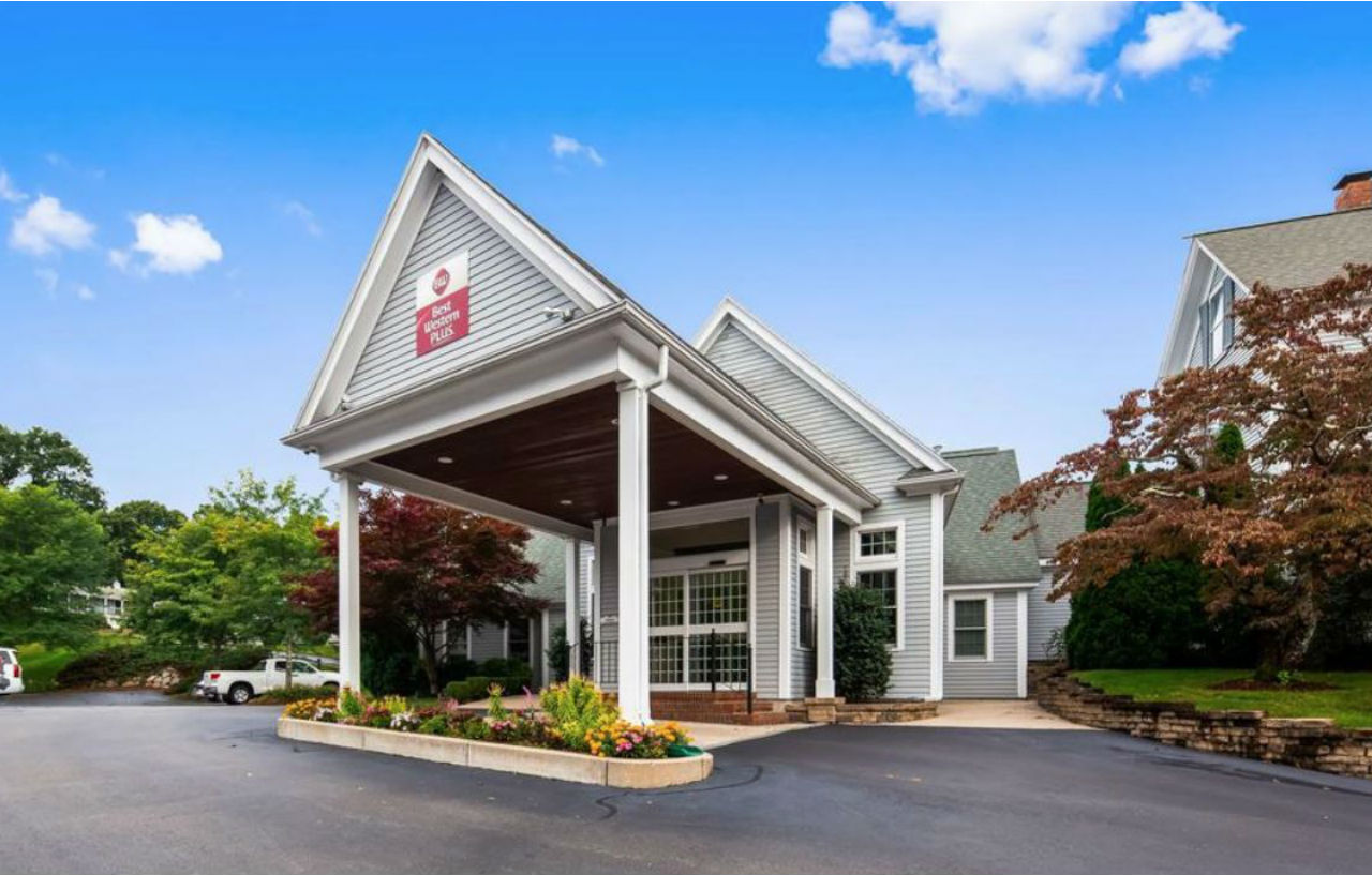 Best Western Plus Cold Spring Plymouth Exterior photo